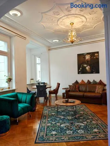Exklusive Ferienwohnung Agnes in zentraler Bestlage von Zeitz! Vollausgestattet, freie Parkplätze, Magenta-TV, Highspeed WLAN, Fahrstuhl - Image 1