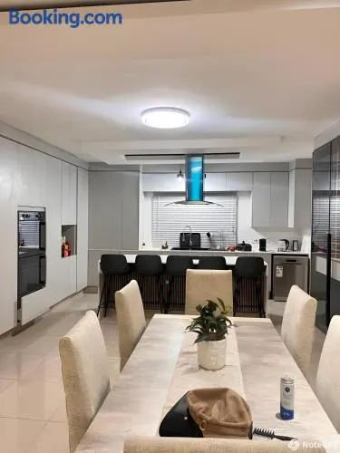 Hillview Executive Self-Catering House - Image 1