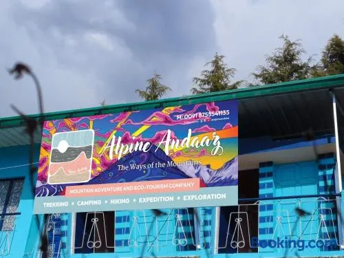Alpine Andaaz Mountain Homestay - Image 1