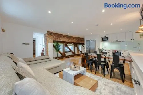 Stunning duplex apartment in Central London - Image 1