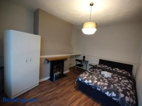 Double-Bedroom C1 Manchester Close To Bolton Centre - Image 1