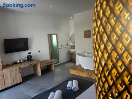 Sydney Hotel - Image 1