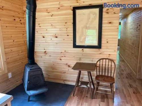 Perfect Maine Getaway in a Newly Renovated Cabin! - Image 1