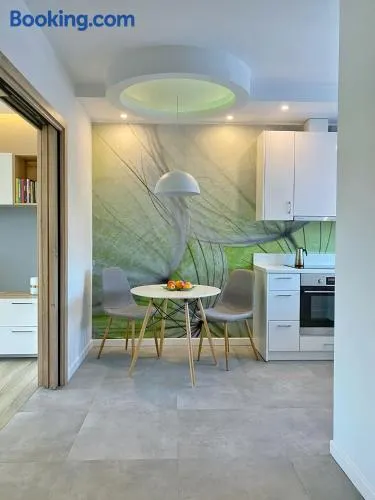 Capital Towers - Apartament Green w centrum miasta z widokiem na rzekę i park - Image 1