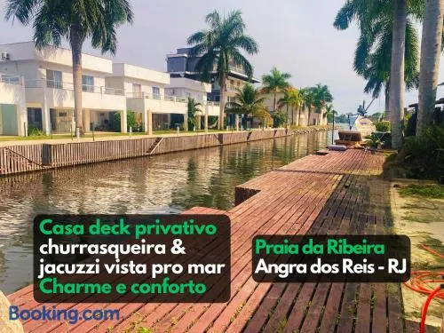 Casa com deck navegável e jacuzzi em Angra dos Reis RJ - Praia da Ribeira - Image 1