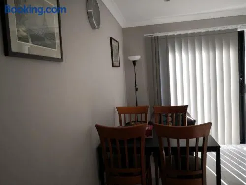 Adorable 1bedroom guesthouse in Narwee with deck - Image 1