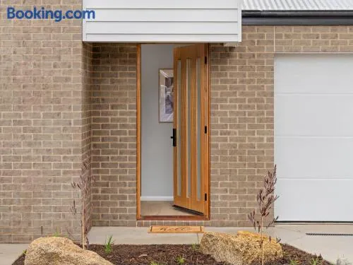 Central Studio in new townhouse - Image 1