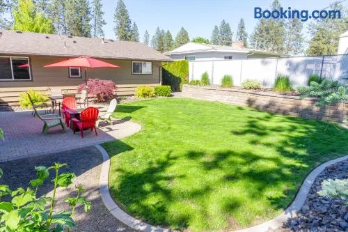 Spacious 3BR Family Retreat w Fire Pit BBQ Smart TVs & More - Image 1