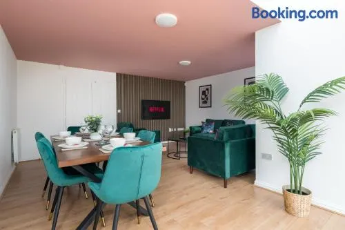 Spacious 5Bedroom Stay - Great for Groups - Image 1