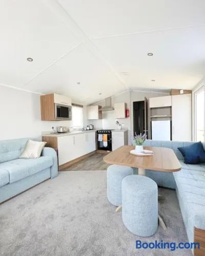 Ocean Breeze-Haven Perran Sands Holiday Park - Image 1