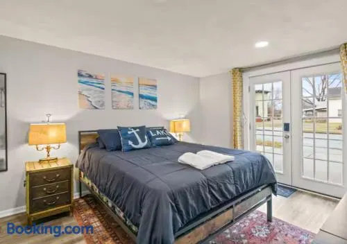 Walk to Parks! Dining & Lake! Close to Hike Trails! - Image 1