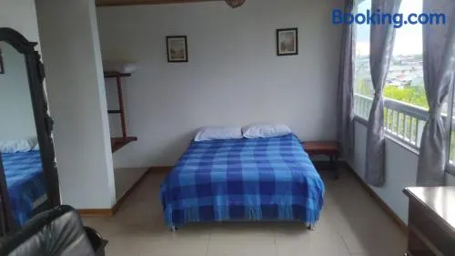 Apartamento acogedor, 1 habitación, cocina, comedor, vista a zonas verdes - Image 1