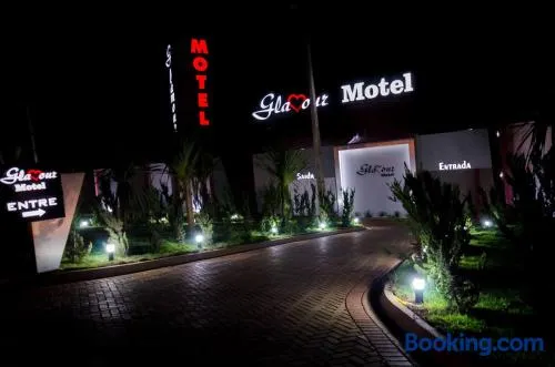 Motel Glamour - Image 1