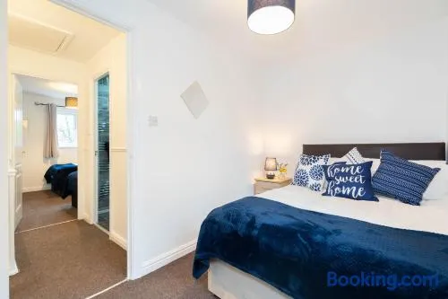 The Perfect house for Families & contractors- near Digbeth - Image 1