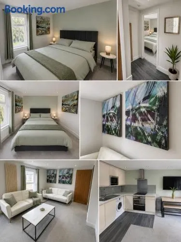 Central Gloucestershire Flat - 1 BR Sleeps 6 - Image 1