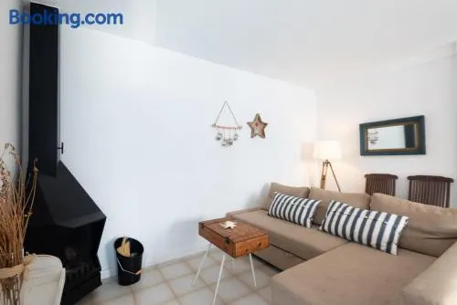Apt with swimming pool and parking, 3 minutes from the beach - Image 1