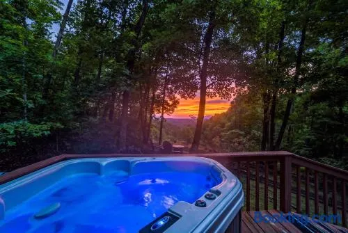 View Hot Tub-Sauna-Fire Pit-Fireplace-Honeymoon - Image 1
