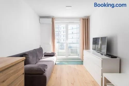 Comfort City Modern Studio by BookingHost - Image 1
