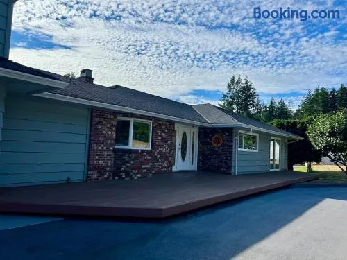 Sunset Shores Retreat - Image 1