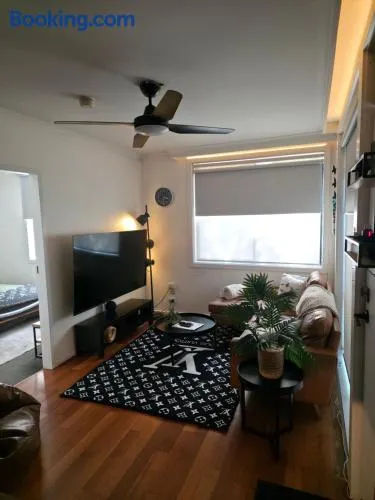 Quiet, Peaceful Northcote Unit - Image 1