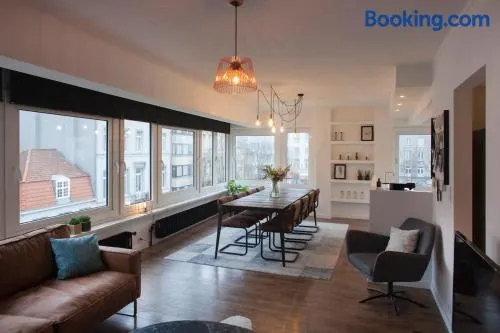 Stylish Central Flat, Steps to Beach - Image 1