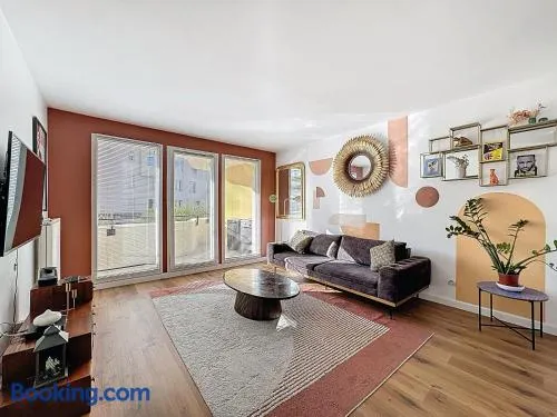 Appartement cosy avec balcon et parking - Image 1