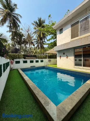 Glasshouse Luxury Villa, 4 Bed Private Pool Gorai - Image 1
