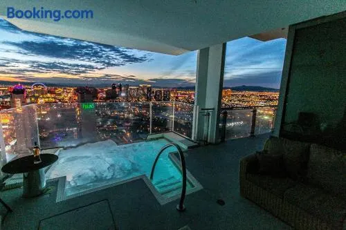 Dream Penthouse at Palms Place - Image 1
