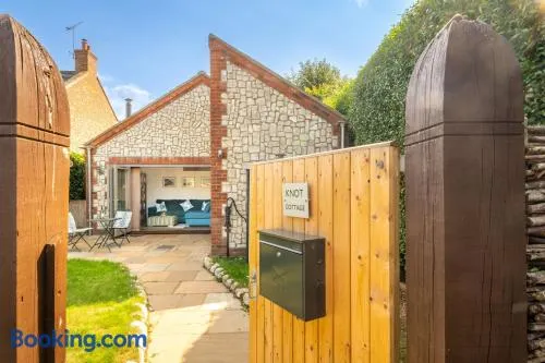 Knot Cottage - Image 1