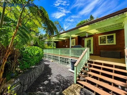 Beautiful Volcano Getaway With Hot Tub Near National Park - Image 1