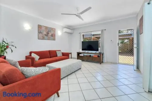 Botanic Beauty - Stunning 3 Bedroom Townhouse - Image 1