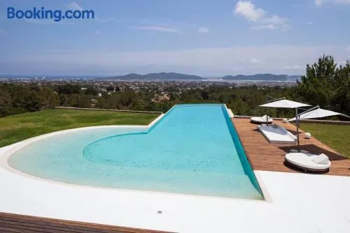 Chic and Stylish 6 Bedroom Villa in Ibiza, 1039 - Image 1