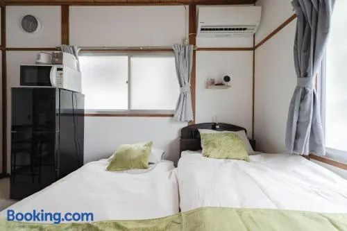 Free Wi-Fi, 7 minutes' walk from Nishitetsu Futsukaichi Station - Image 1