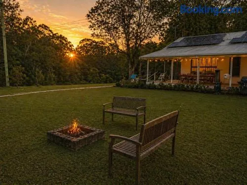 Camellia Hideaway - Image 1