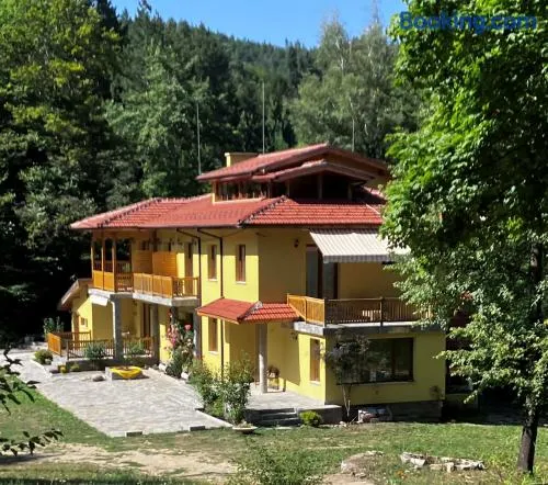 Вила Ренесанс Костенец - Image 1