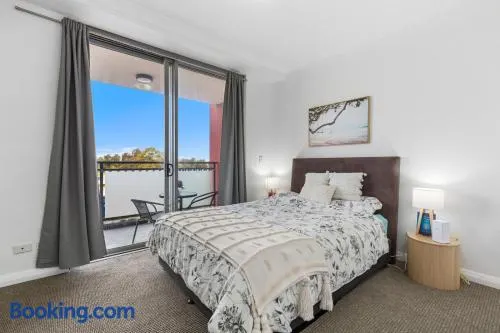 Altus Sydney Airport Apartments - Image 1