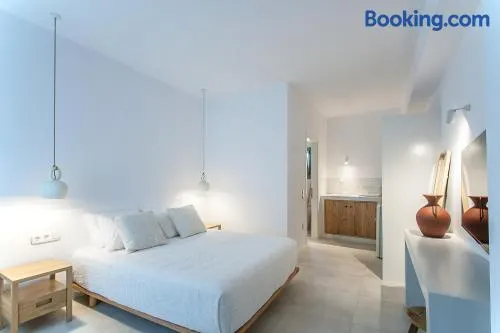 Paris Studios & Apartment - Image 1