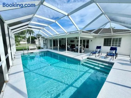 Spacious Family Home w Pool 4BR 3bath Beach nearby - Image 1