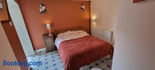 Relaxed rural apartment 15 min from coastal walks - Image 1
