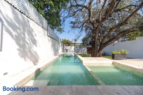 House with heated pool parking & wifi - Image 1