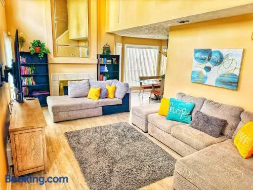 4 bd Luxury King & Queen Suites - Mins to Marietta - Image 1