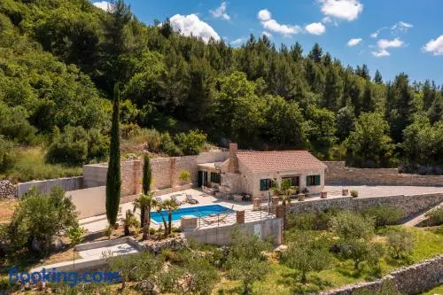 Holiday home - between Green & Blue - Image 1