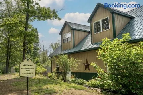 Mockingbird Mountain Spa and Retreat - Image 1