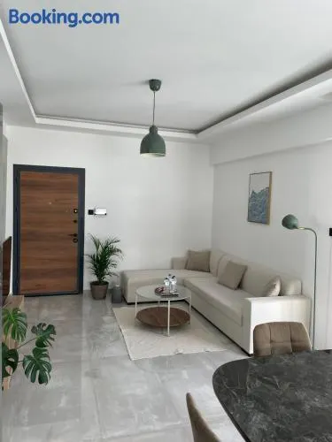 Modern Balcony Flat in Dereboyu - Walk Everywhere - Image 1