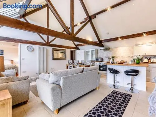3 Bed in Chippenham oc-77334 - Image 1