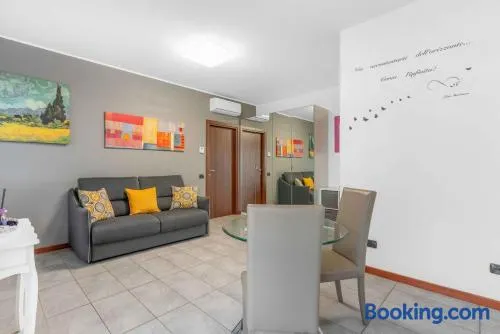 IEO-HUMANITAS Free Parking Apartment - Image 1