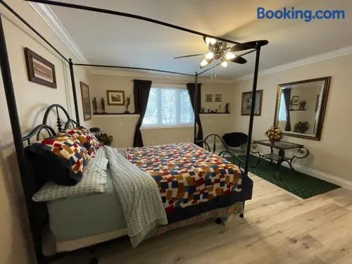 Khan’s Resort - Image 1