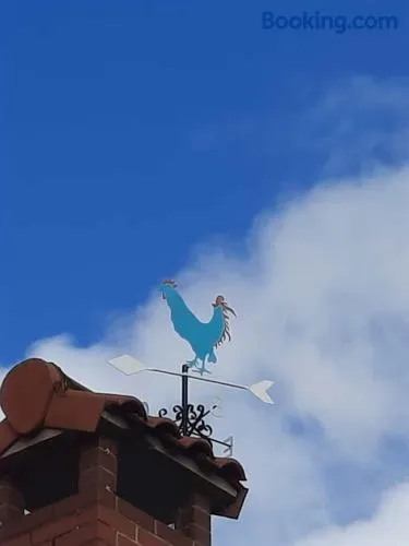 El Gallo Azul - Image 1