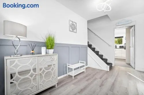 4 Bedroom Town House Perfect for families sleeps 6 - Image 1