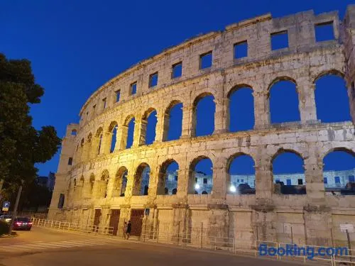 Amphitheater Apartment - Image 1